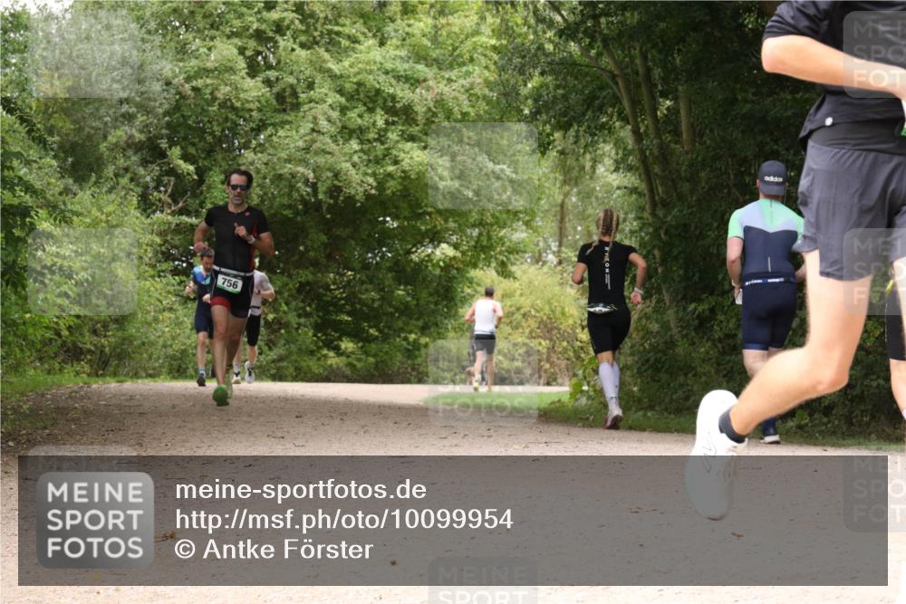 30.08.2026 - Elbe Triathlon Hamburg Antke Förster http://msf.ph/oto/10099954 30.08.2026 11:03:21 Laufen 756 meine-sportfotos.de