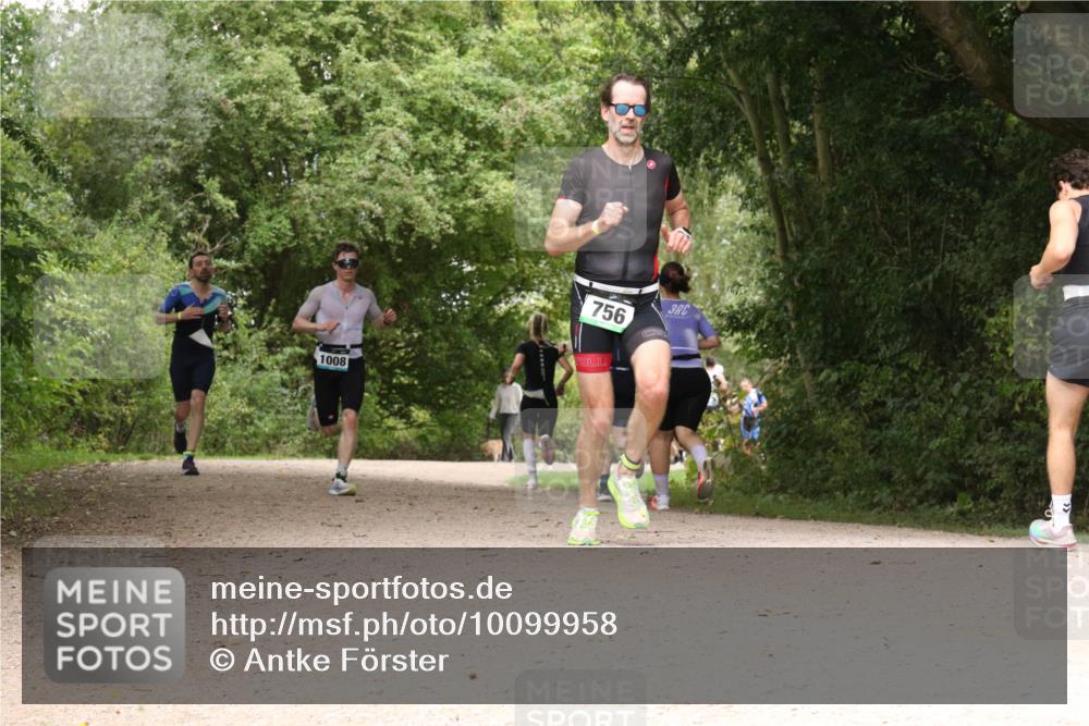 30.08.2026 - Elbe Triathlon Hamburg Antke Förster http://msf.ph/oto/10099958 30.08.2026 11:03:24 Laufen 3, 756, 1008 meine-sportfotos.de