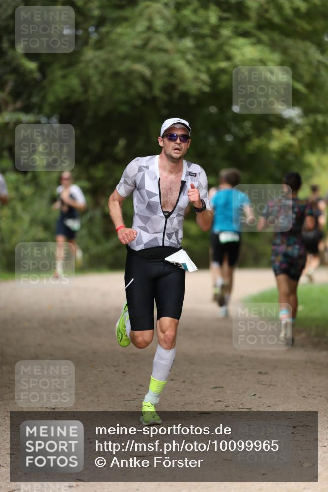 30.08.2026 - Elbe Triathlon Hamburg Antke Förster http://msf.ph/oto/10099965 30.08.2026 11:00:47 Laufen  meine-sportfotos.de