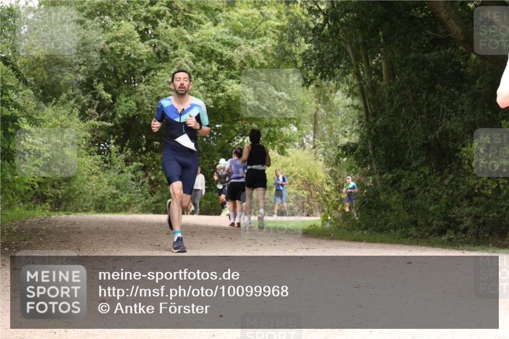 30.08.2026 - Elbe Triathlon Hamburg Antke Förster http://msf.ph/oto/10099968 30.08.2026 11:03:27 Laufen  meine-sportfotos.de