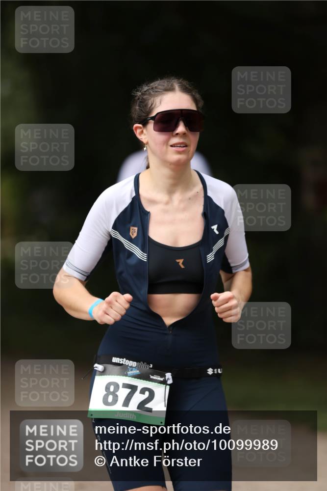 30.08.2026 - Elbe Triathlon Hamburg Antke Förster http://msf.ph/oto/10099989 30.08.2026 11:00:57 Laufen 872, 7 meine-sportfotos.de