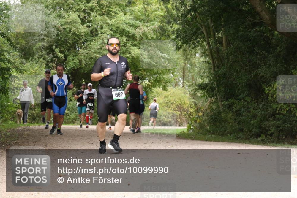 30.08.2026 - Elbe Triathlon Hamburg Antke Förster http://msf.ph/oto/10099990 30.08.2026 11:03:40 Laufen 609, 779, 662 meine-sportfotos.de