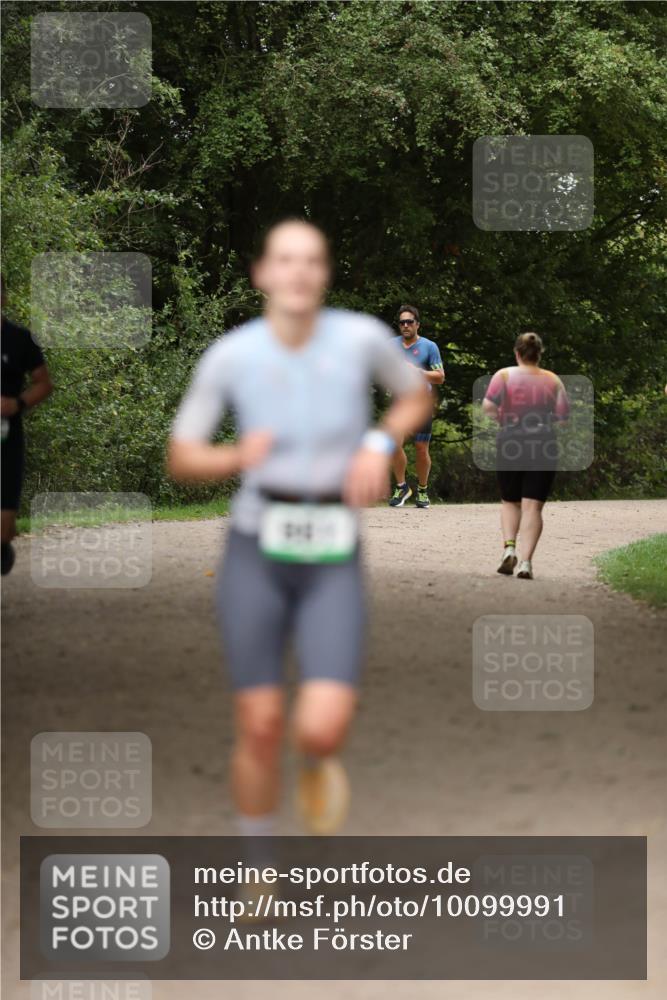 30.08.2026 - Elbe Triathlon Hamburg Antke Förster http://msf.ph/oto/10099991 30.08.2026 11:00:59 Laufen  meine-sportfotos.de