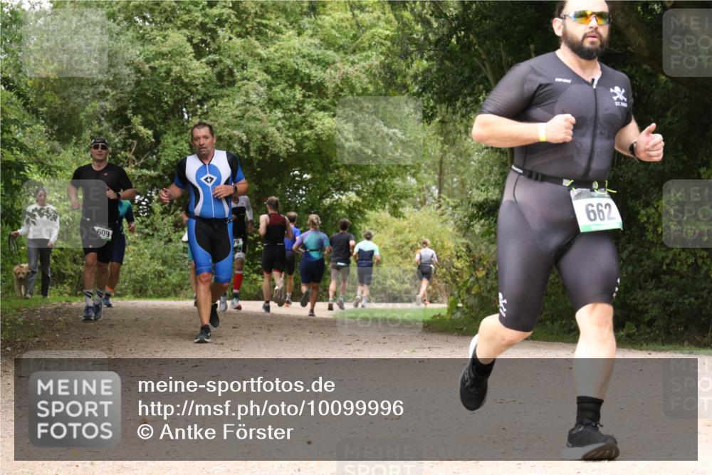 30.08.2026 - Elbe Triathlon Hamburg Antke Förster http://msf.ph/oto/10099996 30.08.2026 11:03:42 Laufen 609, 662 meine-sportfotos.de