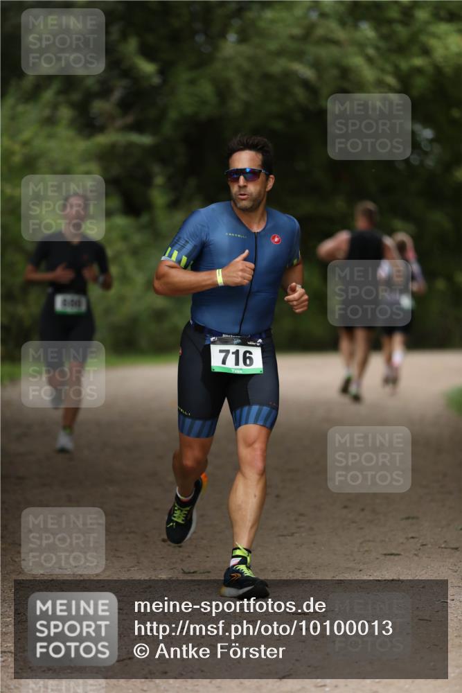 30.08.2026 - Elbe Triathlon Hamburg Antke Förster http://msf.ph/oto/10100013 30.08.2026 11:01:09 Laufen 0100, 716 meine-sportfotos.de