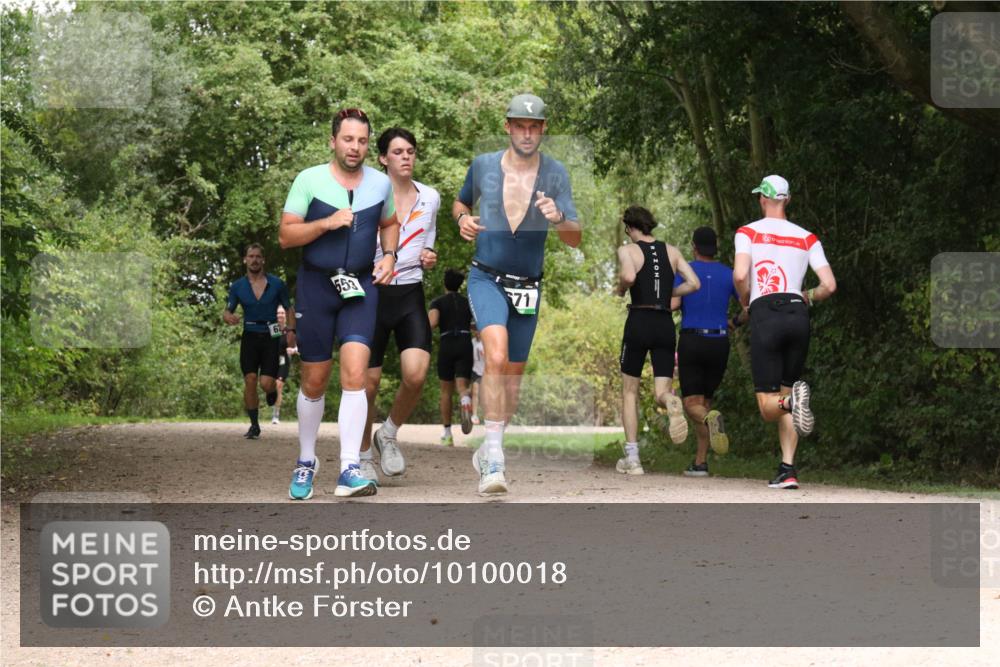 30.08.2026 - Elbe Triathlon Hamburg Antke Förster http://msf.ph/oto/10100018 30.08.2026 11:04:04 Laufen 553, 71 meine-sportfotos.de