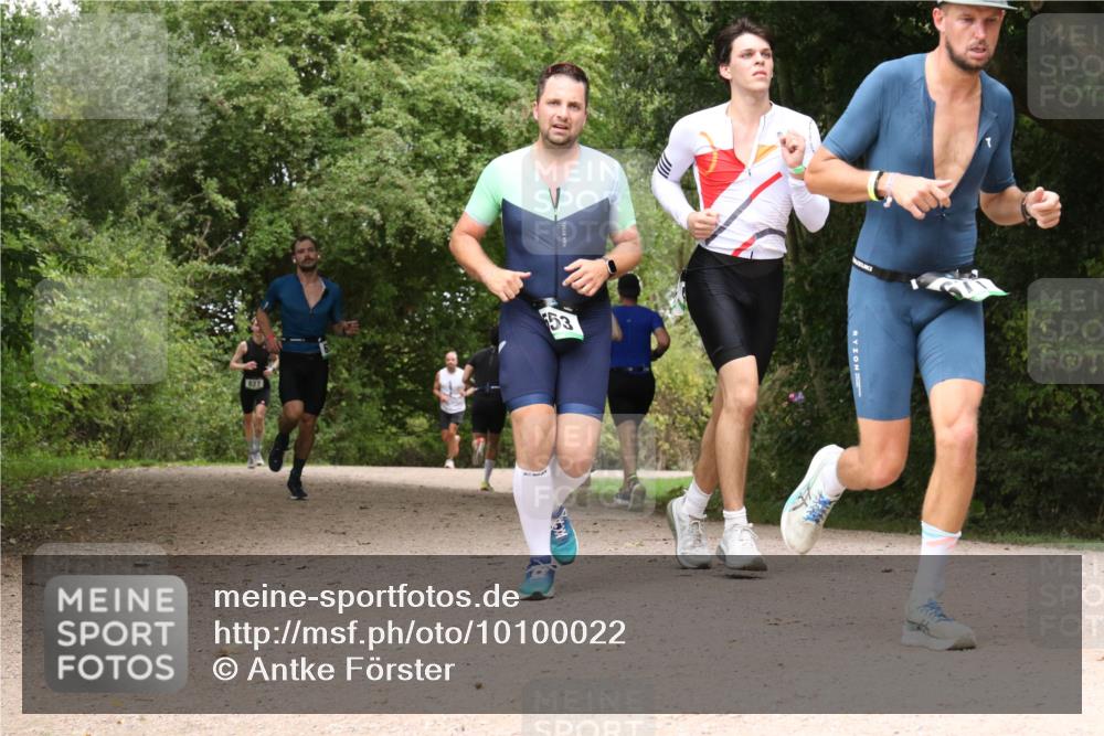 30.08.2026 - Elbe Triathlon Hamburg Antke Förster http://msf.ph/oto/10100022 30.08.2026 11:04:05 Laufen 127, 53 meine-sportfotos.de