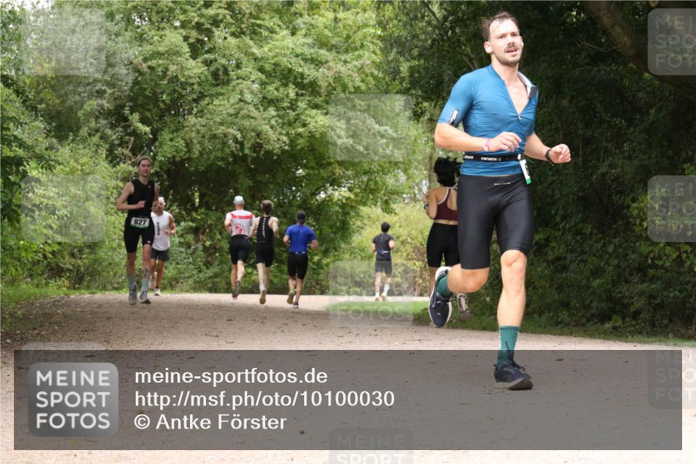 30.08.2026 - Elbe Triathlon Hamburg Antke Förster http://msf.ph/oto/10100030 30.08.2026 11:04:09 Laufen 827 meine-sportfotos.de