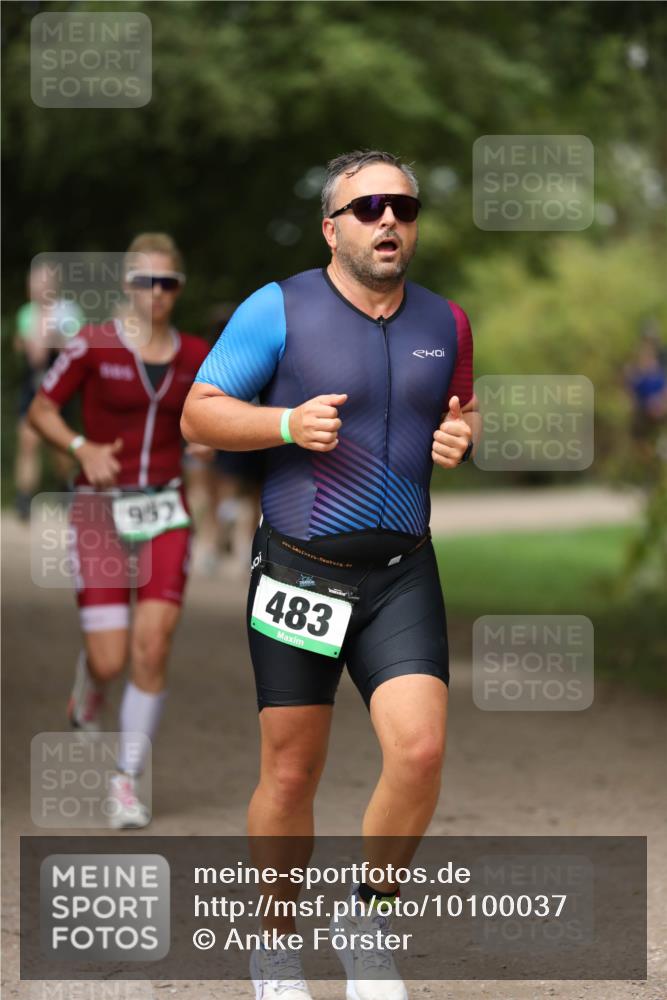 30.08.2026 - Elbe Triathlon Hamburg Antke Förster http://msf.ph/oto/10100037 30.08.2026 11:01:26 Laufen 952, 483 meine-sportfotos.de