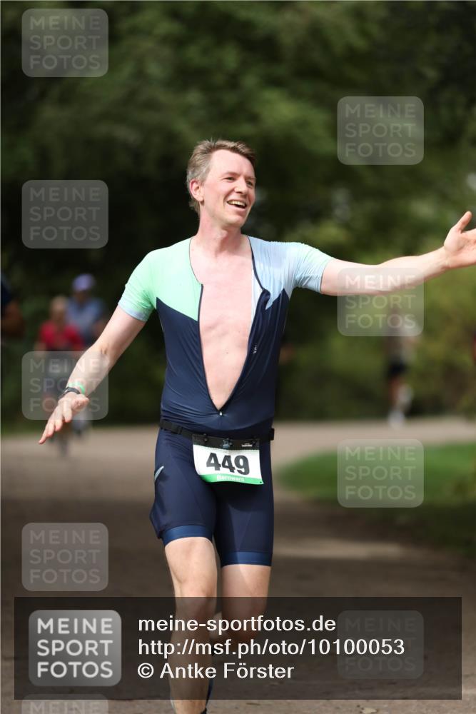 30.08.2026 - Elbe Triathlon Hamburg Antke Förster http://msf.ph/oto/10100053 30.08.2026 11:01:36 Laufen 449 meine-sportfotos.de