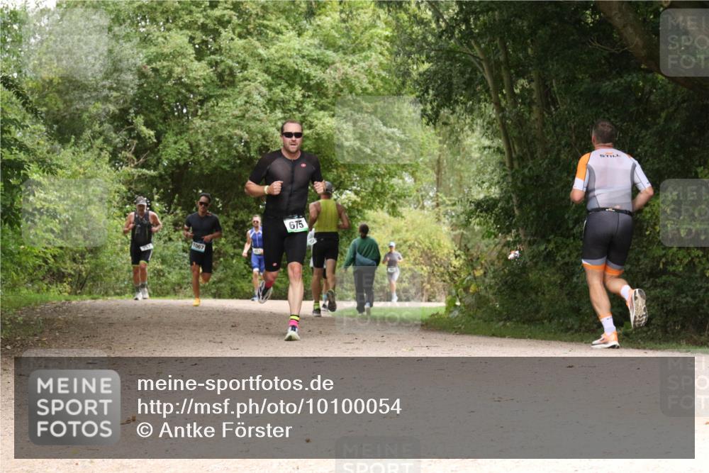 30.08.2026 - Elbe Triathlon Hamburg Antke Förster http://msf.ph/oto/10100054 30.08.2026 11:04:26 Laufen 757, 1067, 675 meine-sportfotos.de