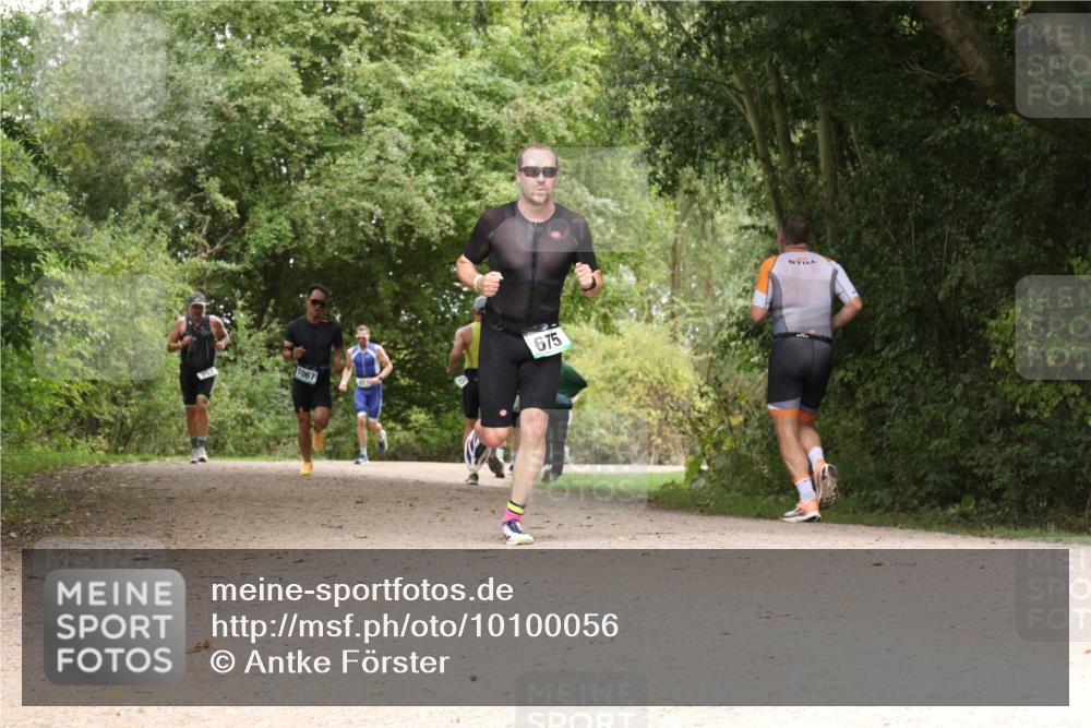30.08.2026 - Elbe Triathlon Hamburg Antke Förster http://msf.ph/oto/10100056 30.08.2026 11:04:27 Laufen 757, 1067, 675 meine-sportfotos.de