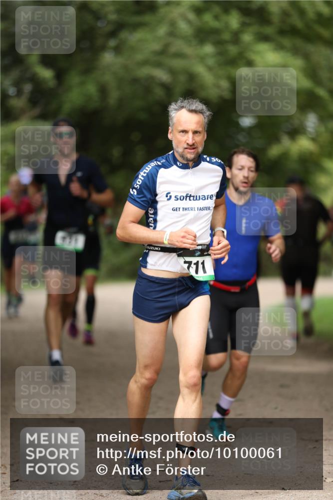 30.08.2026 - Elbe Triathlon Hamburg Antke Förster http://msf.ph/oto/10100061 30.08.2026 11:01:39 Laufen 711, 750 meine-sportfotos.de