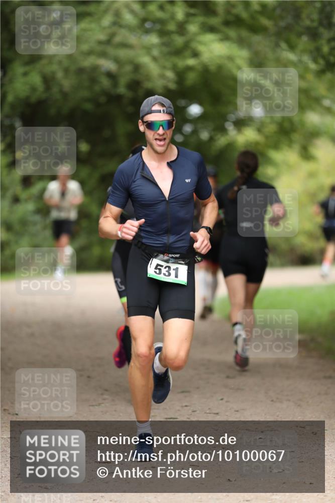 30.08.2026 - Elbe Triathlon Hamburg Antke Förster http://msf.ph/oto/10100067 30.08.2026 11:01:40 Laufen 531 meine-sportfotos.de