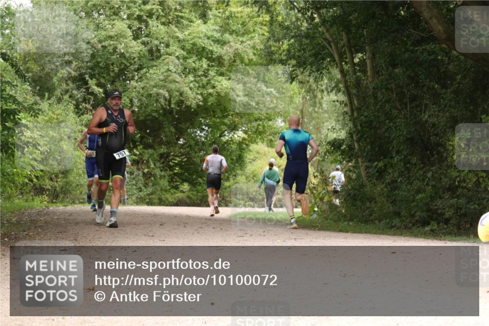 30.08.2026 - Elbe Triathlon Hamburg Antke Förster http://msf.ph/oto/10100072 30.08.2026 11:04:33 Laufen 757 meine-sportfotos.de
