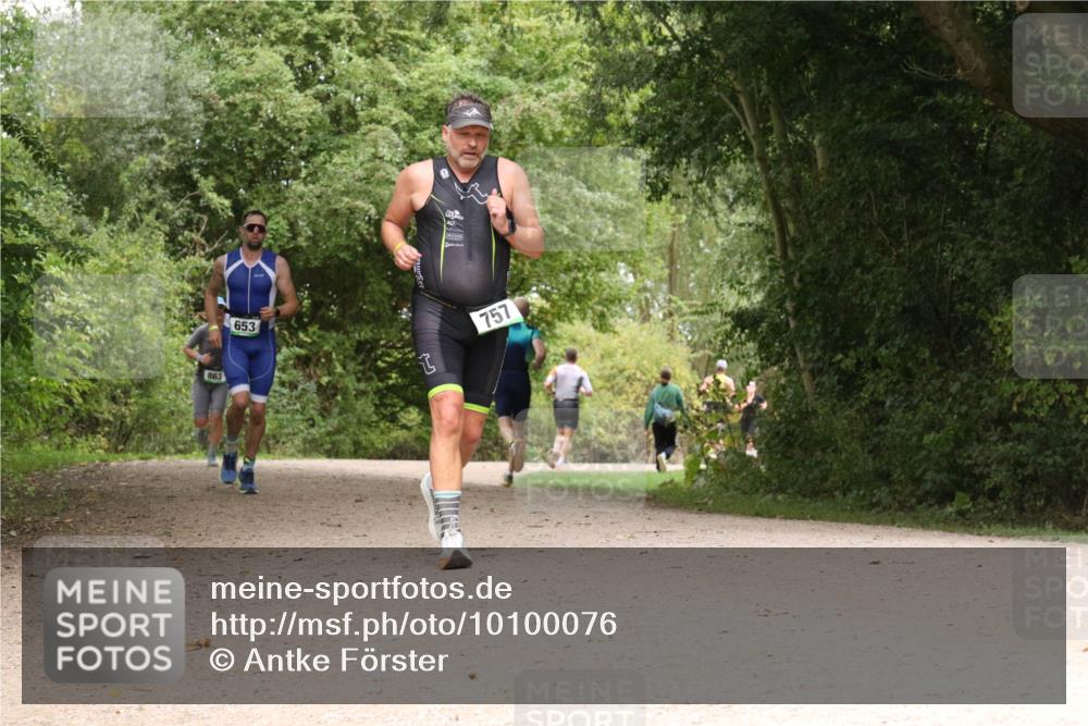 30.08.2026 - Elbe Triathlon Hamburg Antke Förster http://msf.ph/oto/10100076 30.08.2026 11:04:35 Laufen 863, 653, 757 meine-sportfotos.de