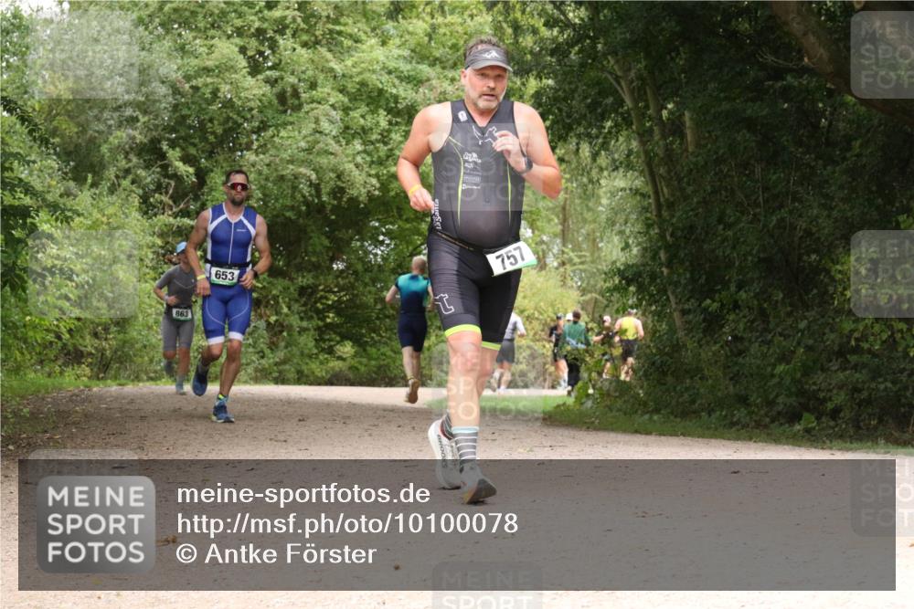 30.08.2026 - Elbe Triathlon Hamburg Antke Förster http://msf.ph/oto/10100078 30.08.2026 11:04:36 Laufen 863, 653, 757 meine-sportfotos.de