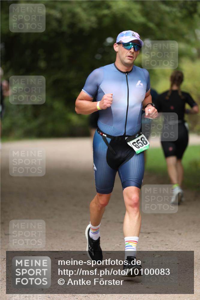 30.08.2026 - Elbe Triathlon Hamburg Antke Förster http://msf.ph/oto/10100083 30.08.2026 11:01:45 Laufen 658 meine-sportfotos.de
