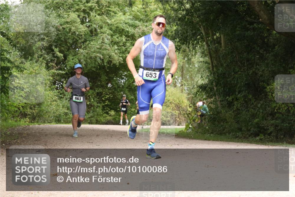 30.08.2026 - Elbe Triathlon Hamburg Antke Förster http://msf.ph/oto/10100086 30.08.2026 11:04:39 Laufen 863, 653 meine-sportfotos.de