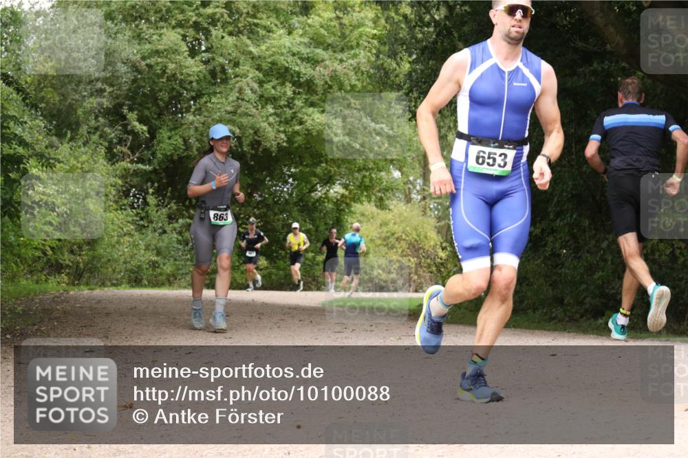 30.08.2026 - Elbe Triathlon Hamburg Antke Förster http://msf.ph/oto/10100088 30.08.2026 11:04:40 Laufen 863, 653 meine-sportfotos.de