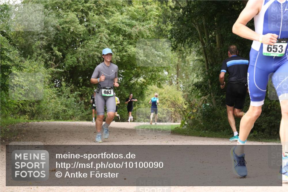 30.08.2026 - Elbe Triathlon Hamburg Antke Förster http://msf.ph/oto/10100090 30.08.2026 11:04:40 Laufen 863, 653 meine-sportfotos.de