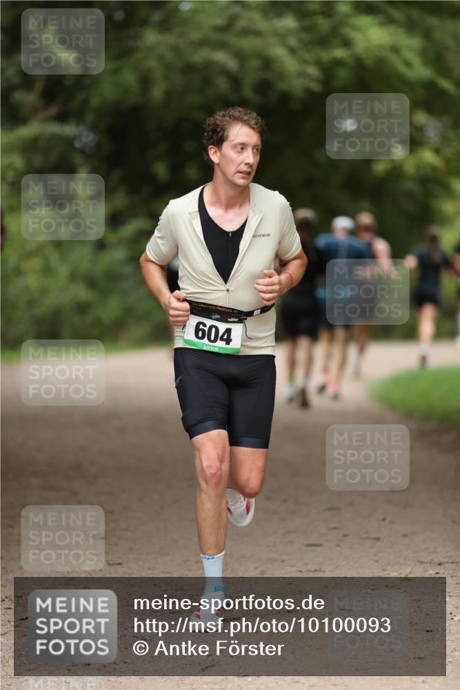 30.08.2026 - Elbe Triathlon Hamburg Antke Förster http://msf.ph/oto/10100093 30.08.2026 11:01:49 Laufen 604 meine-sportfotos.de