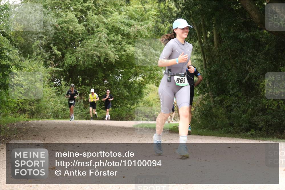 30.08.2026 - Elbe Triathlon Hamburg Antke Förster http://msf.ph/oto/10100094 30.08.2026 11:04:42 Laufen 863 meine-sportfotos.de