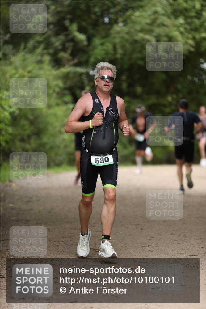 30.08.2026 - Elbe Triathlon Hamburg Antke Förster http://msf.ph/oto/10100101 30.08.2026 11:01:52 Laufen 680 meine-sportfotos.de
