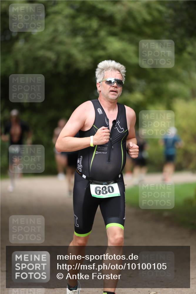 30.08.2026 - Elbe Triathlon Hamburg Antke Förster http://msf.ph/oto/10100105 30.08.2026 11:01:54 Laufen 680 meine-sportfotos.de
