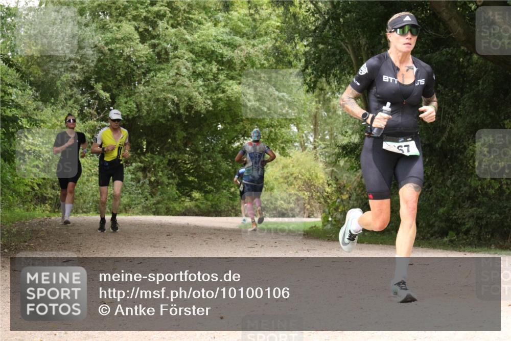 30.08.2026 - Elbe Triathlon Hamburg Antke Förster http://msf.ph/oto/10100106 30.08.2026 11:04:50 Laufen 57 meine-sportfotos.de