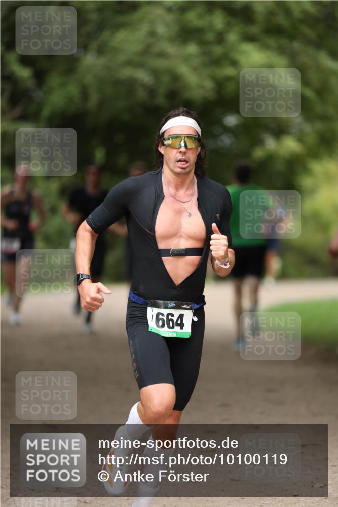 30.08.2026 - Elbe Triathlon Hamburg Antke Förster http://msf.ph/oto/10100119 30.08.2026 11:01:59 Laufen 664 meine-sportfotos.de