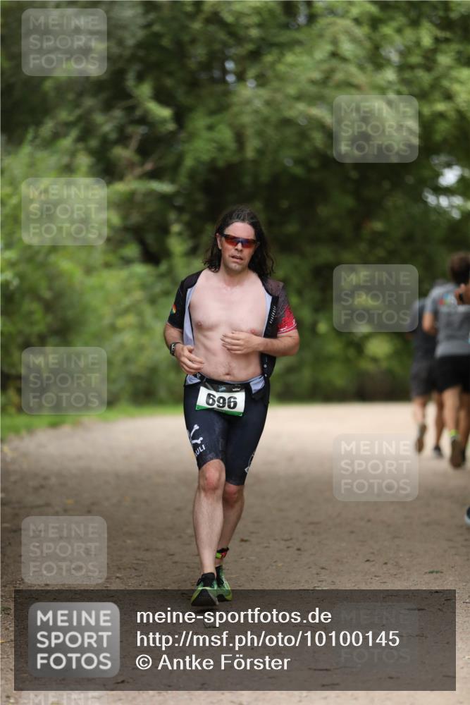 30.08.2026 - Elbe Triathlon Hamburg Antke Förster http://msf.ph/oto/10100145 30.08.2026 11:02:12 Laufen 696 meine-sportfotos.de