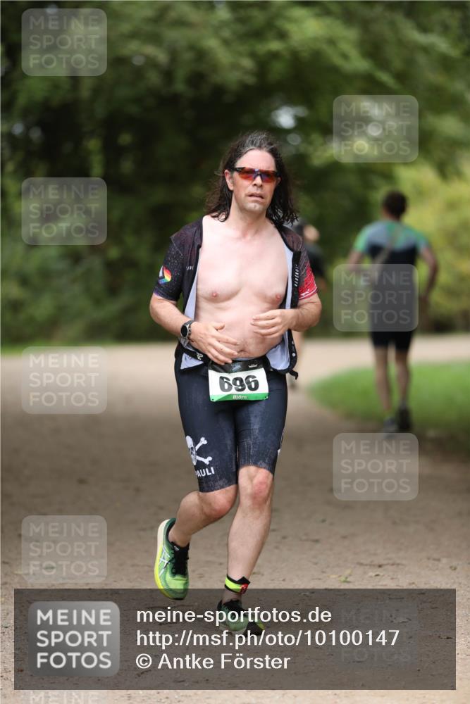 30.08.2026 - Elbe Triathlon Hamburg Antke Förster http://msf.ph/oto/10100147 30.08.2026 11:02:13 Laufen 696 meine-sportfotos.de