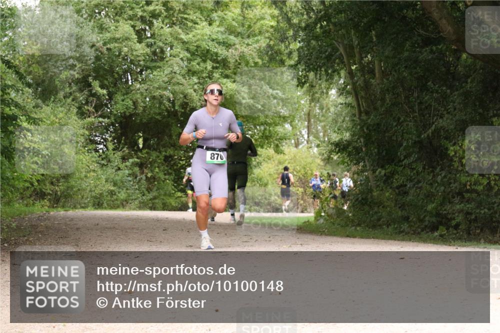 30.08.2026 - Elbe Triathlon Hamburg Antke Förster http://msf.ph/oto/10100148 30.08.2026 11:05:48 Laufen 870 meine-sportfotos.de