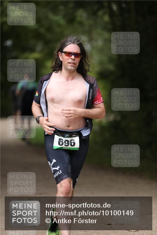 30.08.2026 - Elbe Triathlon Hamburg Antke Förster http://msf.ph/oto/10100149 30.08.2026 11:02:14 Laufen 696 meine-sportfotos.de