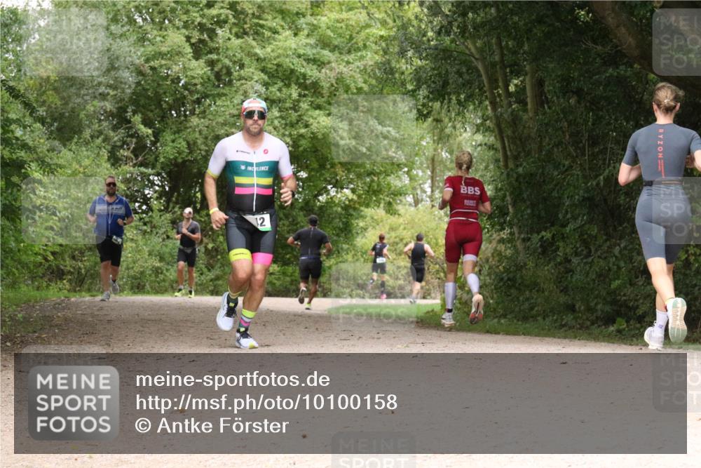 30.08.2026 - Elbe Triathlon Hamburg Antke Förster http://msf.ph/oto/10100158 30.08.2026 11:06:01 Laufen 12 meine-sportfotos.de