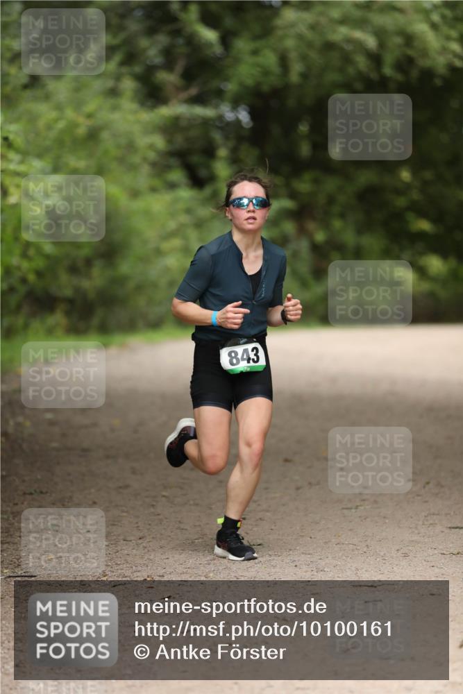 30.08.2026 - Elbe Triathlon Hamburg Antke Förster http://msf.ph/oto/10100161 30.08.2026 11:02:29 Laufen 843 meine-sportfotos.de