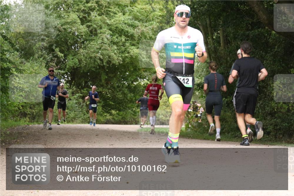 30.08.2026 - Elbe Triathlon Hamburg Antke Förster http://msf.ph/oto/10100162 30.08.2026 11:06:02 Laufen 42 meine-sportfotos.de