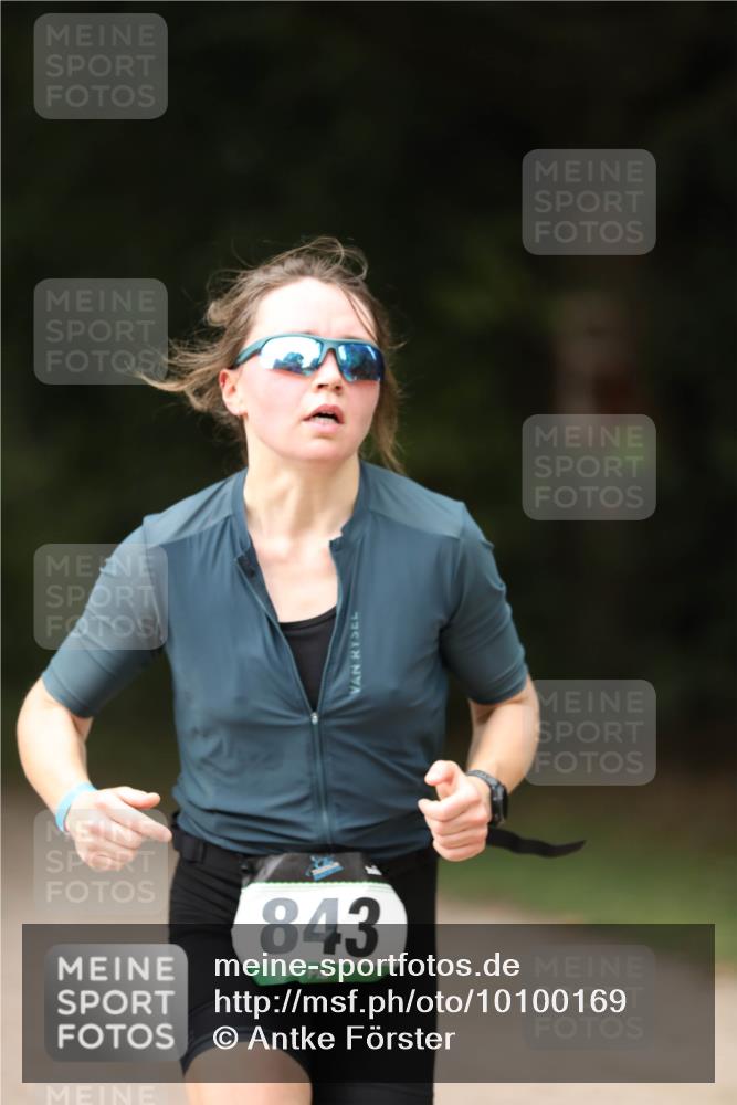 30.08.2026 - Elbe Triathlon Hamburg Antke Förster http://msf.ph/oto/10100169 30.08.2026 11:02:32 Laufen 843 meine-sportfotos.de