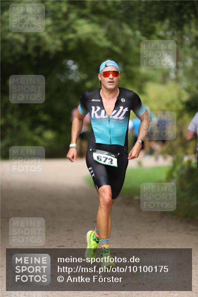 30.08.2026 - Elbe Triathlon Hamburg Antke Förster http://msf.ph/oto/10100175 30.08.2026 11:02:40 Laufen 1983, 673 meine-sportfotos.de