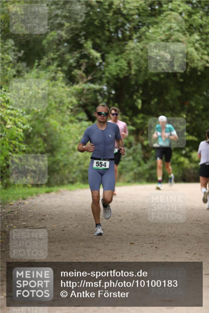 30.08.2026 - Elbe Triathlon Hamburg Antke Förster http://msf.ph/oto/10100183 30.08.2026 11:02:45 Laufen 554 meine-sportfotos.de