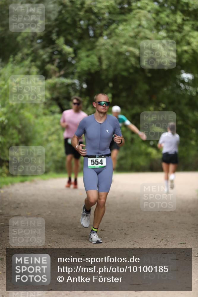 30.08.2026 - Elbe Triathlon Hamburg Antke Förster http://msf.ph/oto/10100185 30.08.2026 11:02:46 Laufen 554 meine-sportfotos.de