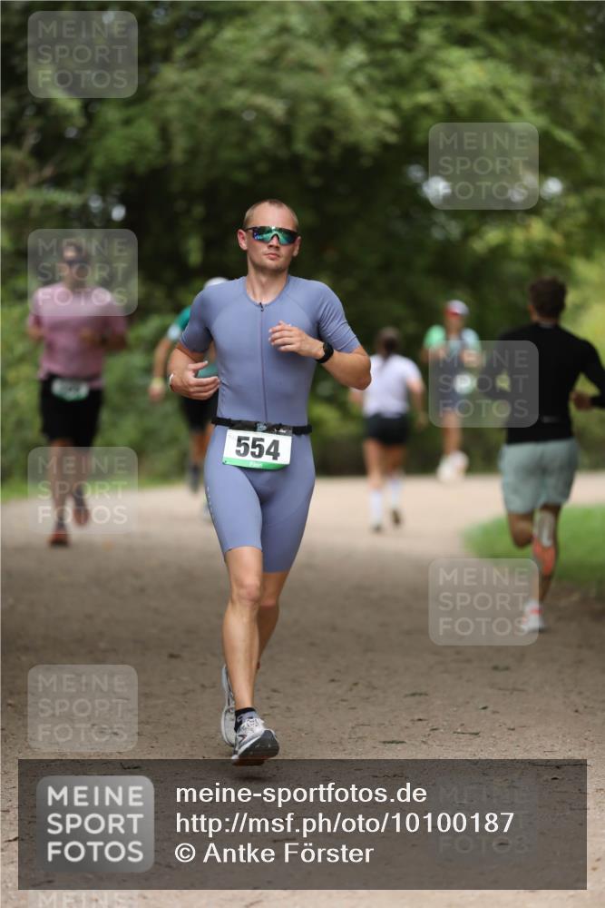 30.08.2026 - Elbe Triathlon Hamburg Antke Förster http://msf.ph/oto/10100187 30.08.2026 11:02:46 Laufen 554 meine-sportfotos.de