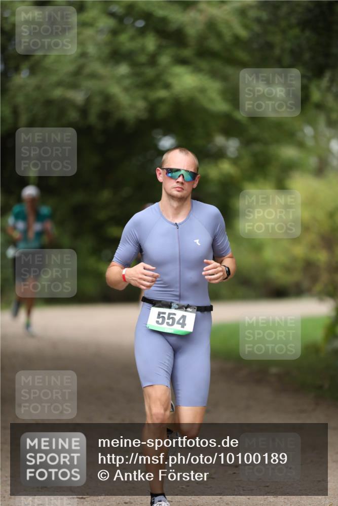 30.08.2026 - Elbe Triathlon Hamburg Antke Förster http://msf.ph/oto/10100189 30.08.2026 11:02:47 Laufen 554 meine-sportfotos.de