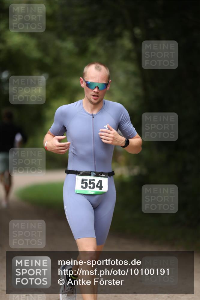 30.08.2026 - Elbe Triathlon Hamburg Antke Förster http://msf.ph/oto/10100191 30.08.2026 11:02:48 Laufen 554 meine-sportfotos.de