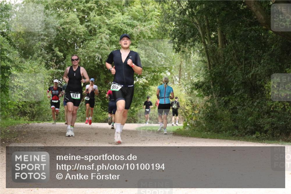 30.08.2026 - Elbe Triathlon Hamburg Antke Förster http://msf.ph/oto/10100194 30.08.2026 11:06:23 Laufen 831, 555 meine-sportfotos.de