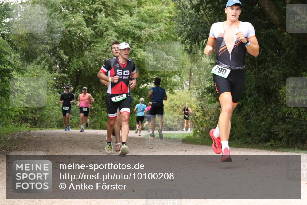 30.08.2026 - Elbe Triathlon Hamburg Antke Förster http://msf.ph/oto/10100208 30.08.2026 11:06:28 Laufen 655, 740, 790 meine-sportfotos.de