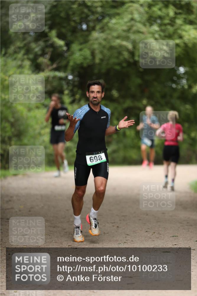 30.08.2026 - Elbe Triathlon Hamburg Antke Förster http://msf.ph/oto/10100233 30.08.2026 11:03:12 Laufen 698 meine-sportfotos.de