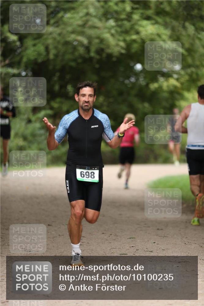 30.08.2026 - Elbe Triathlon Hamburg Antke Förster http://msf.ph/oto/10100235 30.08.2026 11:03:12 Laufen 3, 698 meine-sportfotos.de