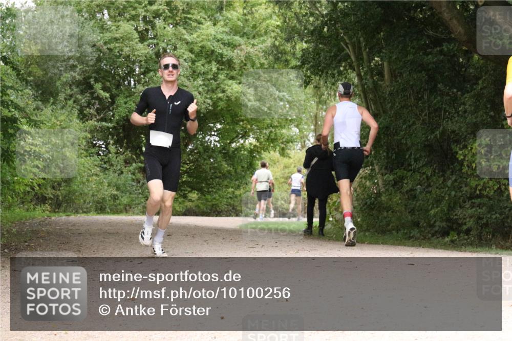 30.08.2026 - Elbe Triathlon Hamburg Antke Förster http://msf.ph/oto/10100256 30.08.2026 11:07:02 Laufen  meine-sportfotos.de